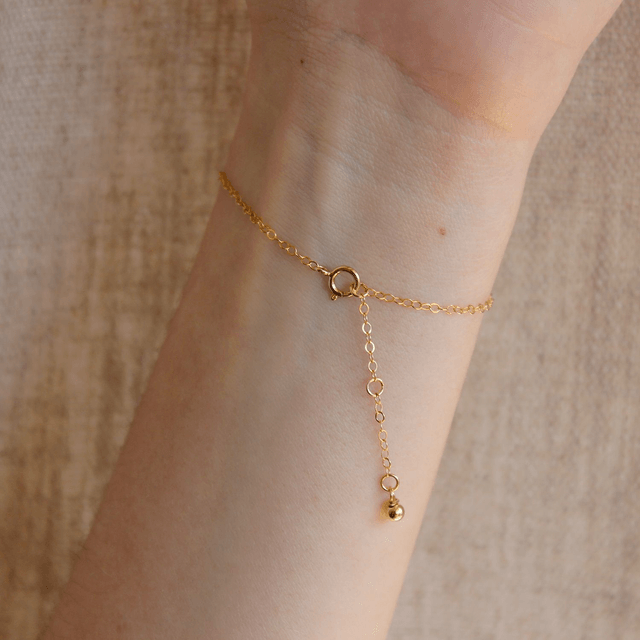 Bracelet en gold filled – Les petites fleurs bleues 